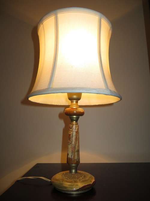 VINTAGE SOLID ONYX TABLE LAMP.....BEAUTIFUL COLOURS