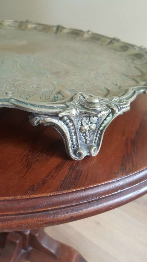 BEAUTIFUL ANTIQUE ROSE DETAIL 3 LEGGED HEAVY EPNS 4742 SILVER TRAY
