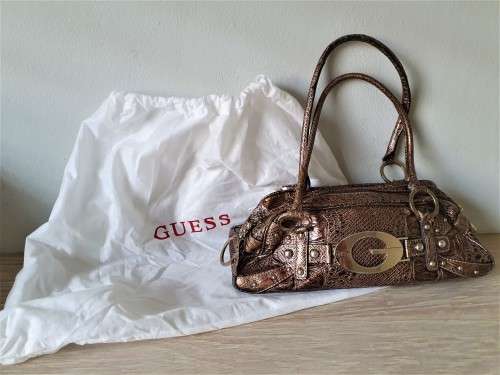 GENUINE GUESS HANDBAG (ORIGINAL PROTECTION BAG INCLUDED)