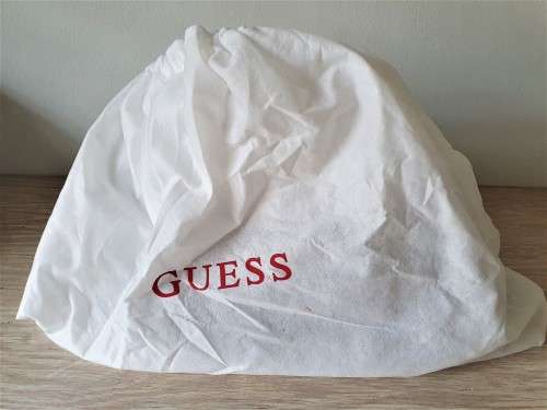 GENUINE GUESS HANDBAG (ORIGINAL PROTECTION BAG INCLUDED)