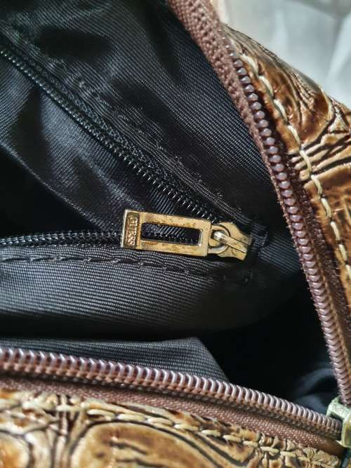 GENUINE GUESS HANDBAG (ORIGINAL PROTECTION BAG INCLUDED)