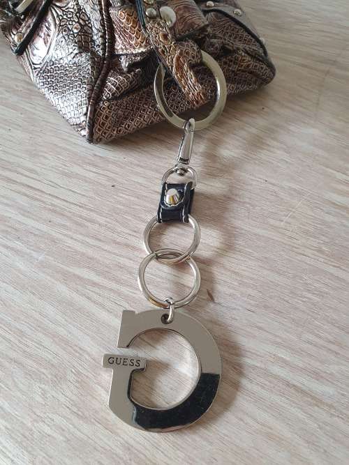 GENUINE GUESS HANDBAG (ORIGINAL PROTECTION BAG INCLUDED)