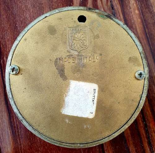 Roberta Wood Italy Round Frame with picture of romantic dancing couple