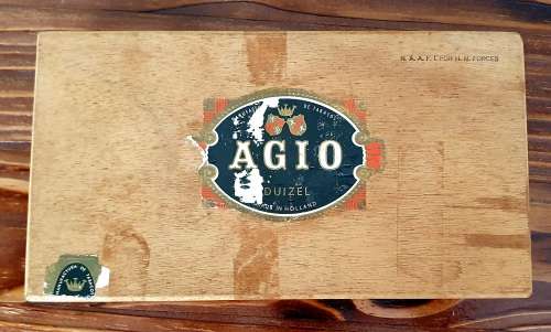 Navy, Army and Air Force Institute Military for H.M Forces Agio Tabaco wood box