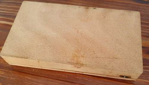 Navy, Army and Air Force Institute Military for H.M Forces Agio Tabaco wood box