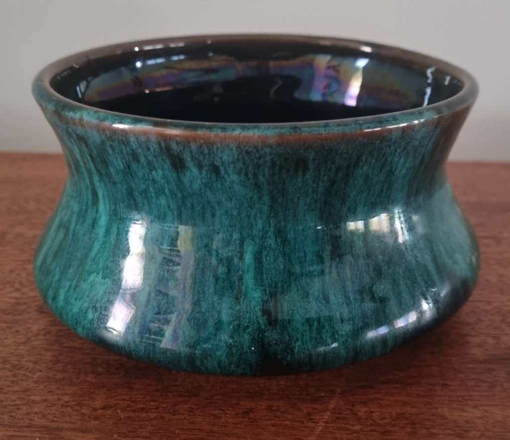 Rand ware/Globe Ware Green Pottery Bowl?