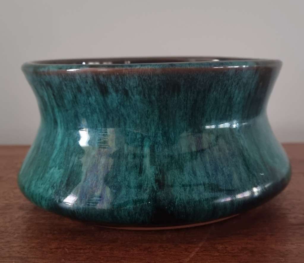 Rand ware/Globe Ware Green Pottery Bowl?