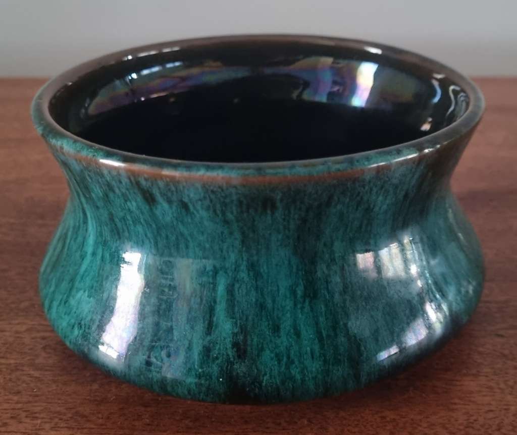 Rand ware/Globe Ware Green Pottery Bowl?