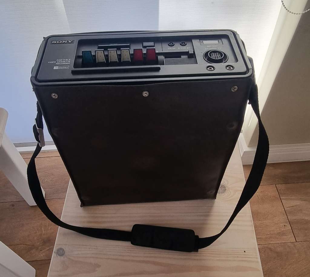 SONY Betamax SL-3000 Portable Video Cassette Recorder with leather cover