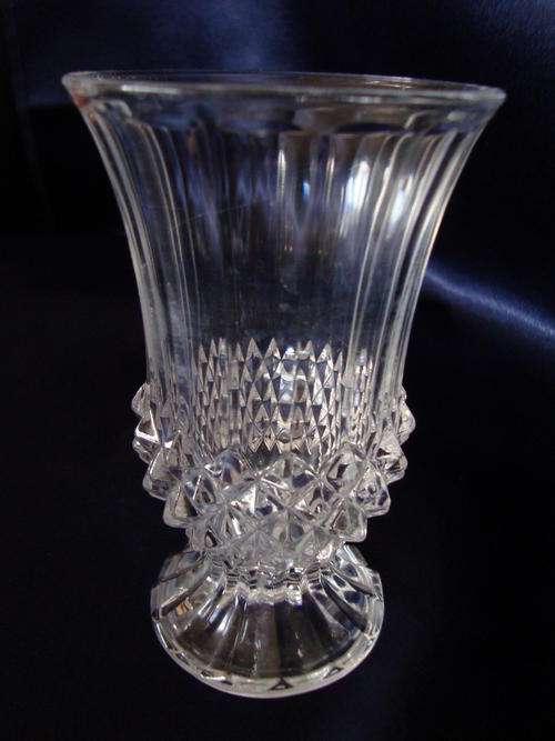 BEAUTIFUL HAND CUT LEAD CRYSTAL VASE