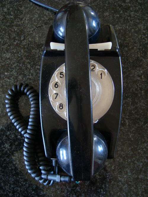 TURN DIAL TELEPHONE WITH CABLE AND PLUG