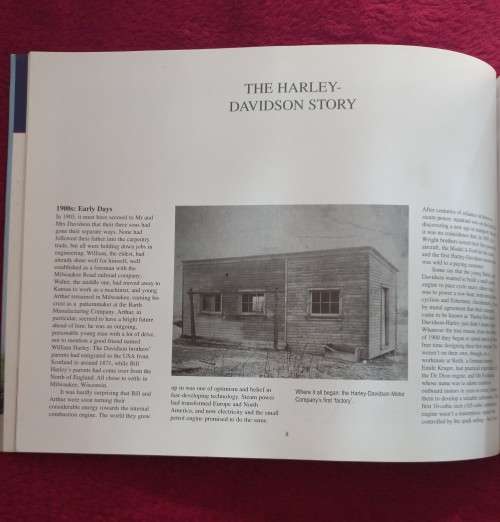 THE ENCYCLOPEDIA OF THE HARLEY DAVIDSON Peter Henshaw & Ian Kerr