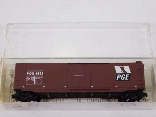 N Scale Micro-Trains MTL Kadee 32260 PGE Pacific Great Eastern 50' Box Car #4582