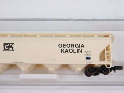 N Scale Atlas 3961 ACFX Georgia Kaolin 4-Bay Centerflow Covered Hopper #59486