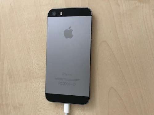 **LOCKED BLACK IPHONE 5S*** READ CAREFULLY