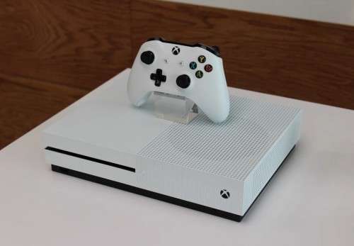 ***Xbox One S 500GB Console, 4K (UHD)*** New Condition, FREE Courier Shipping