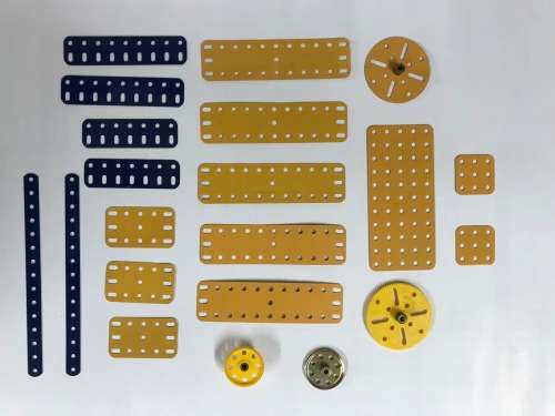 Meccano Set 5 In Dark Blue and Yellow