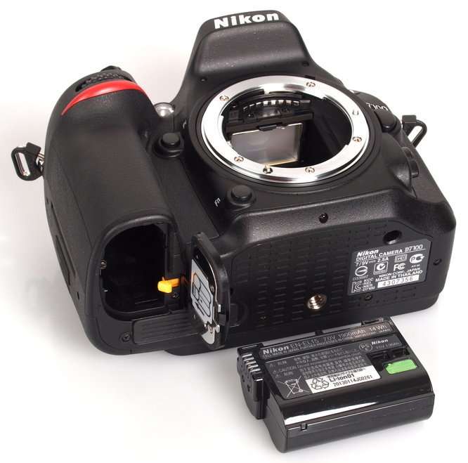 NIKON D7100 DSLR CAMERA Body 24 Megapixels DX PROFESSIONAL DSLR BODY