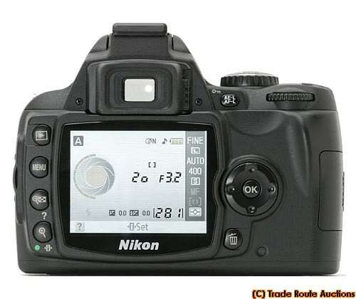 NIKON D40 Professional Digital SLR camera body + NIKKOR 18-55MM LENS KIT