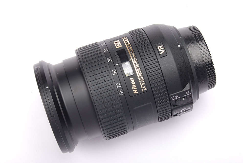 Nikon AF-S DX Nikkor 16-85mm VR Lens for Nikon DSLR Cameras