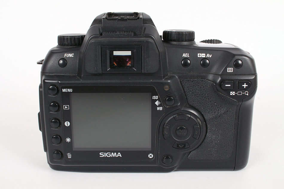 SIGMA SD14 DIGITAL SLR CAMERA PROFESSIONAL WITH LENS - 14 MP - Sigma 15-30mm f/3.5-4.5 EX DG