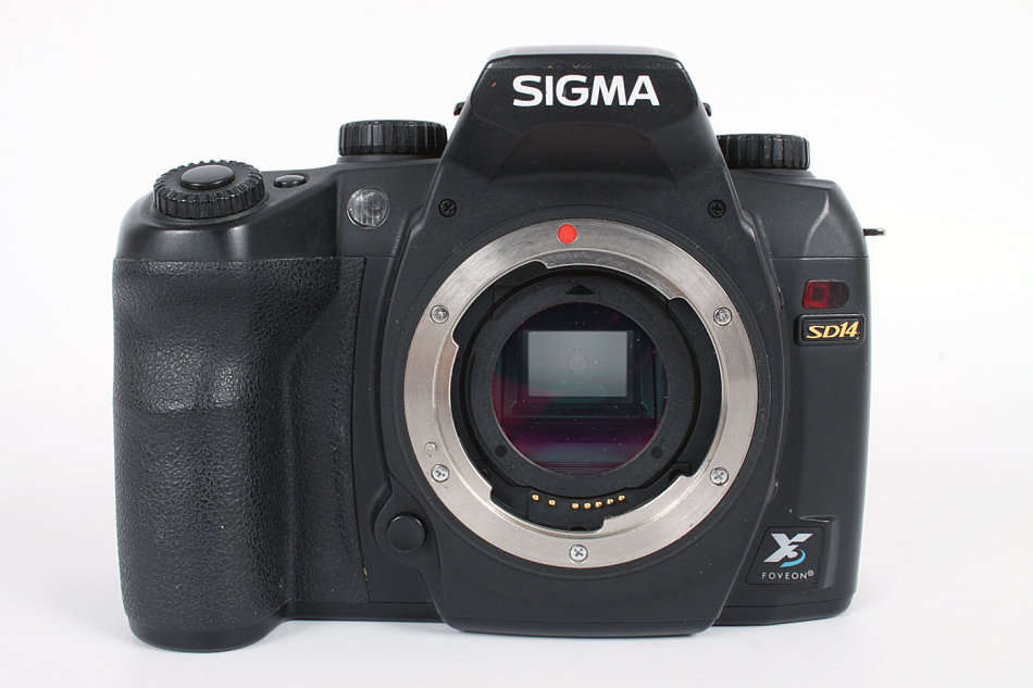 SIGMA SD14 DIGITAL SLR CAMERA PROFESSIONAL WITH LENS - 14 MP - Sigma 15-30mm f/3.5-4.5 EX DG