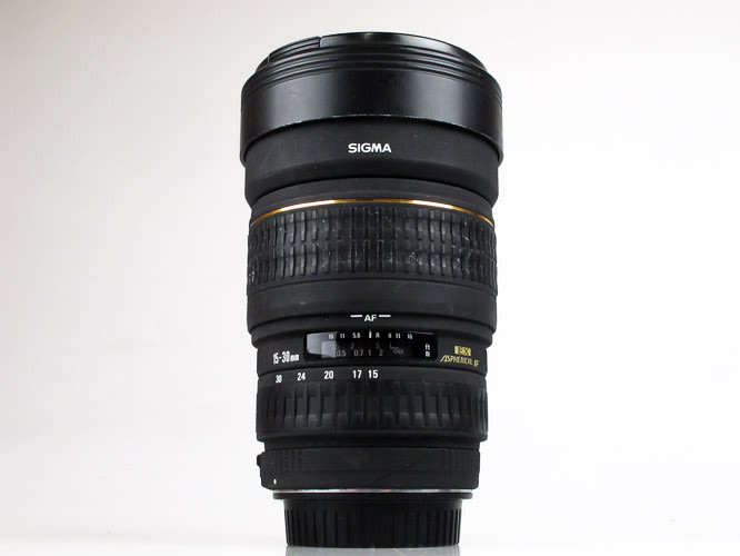 SIGMA SD14 DIGITAL SLR CAMERA PROFESSIONAL WITH LENS - 14 MP - Sigma 15-30mm f/3.5-4.5 EX DG