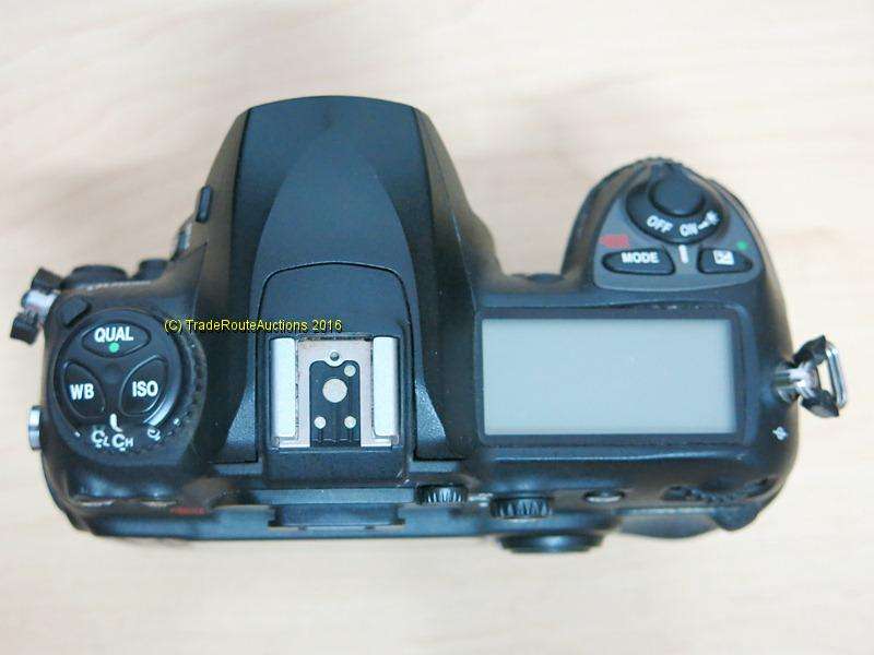 Nikon D200 PROFESSIONAL Digital SLR Camera Body ONLY