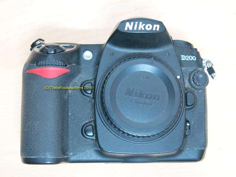 Nikon D200 PROFESSIONAL Digital SLR Camera Body ONLY
