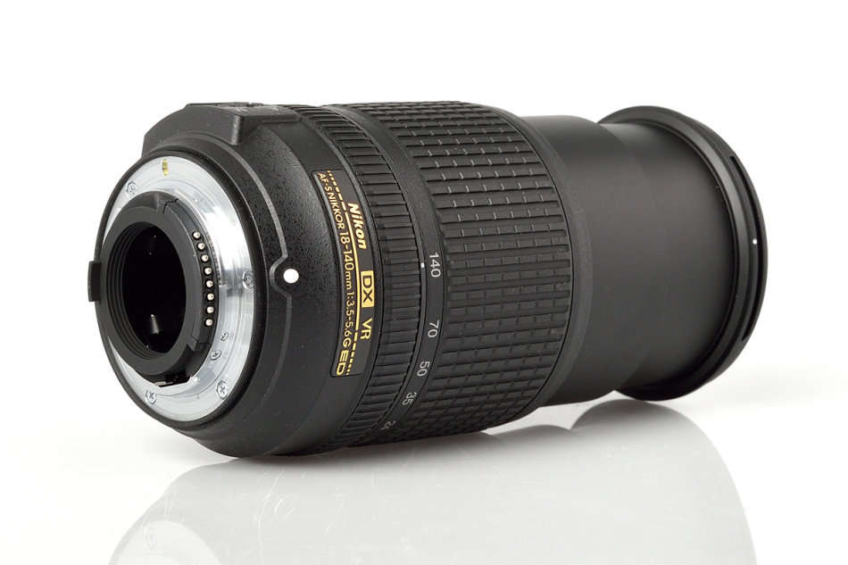 Nikon 18-140mm f/3.5-5.6G ED VR AF-S DX NIKKOR Telephoto & Wide Angle Zoom Lens for Nikon DSLRs