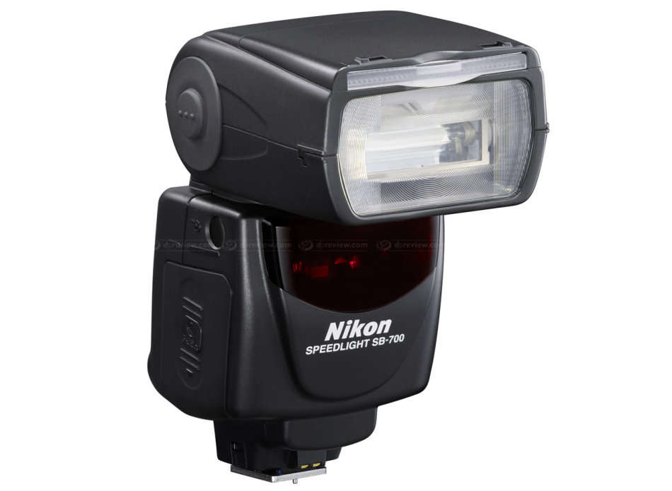 Nikon SB-700 Speedlight Flash - Flash light for Nikon DSLR Cameras