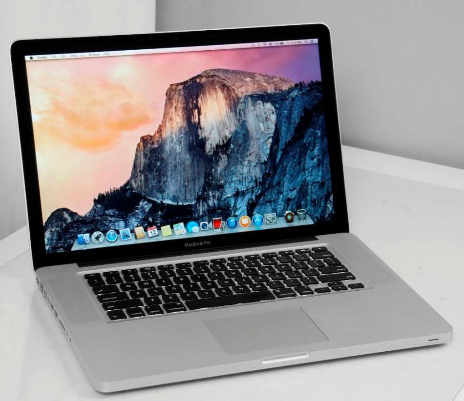 Apple MacBook Pro 15.4-inch | Core i7 2.2GHz | 8GB DDR3 RAM | 500GB HDD *** GENUINE APPLE ***