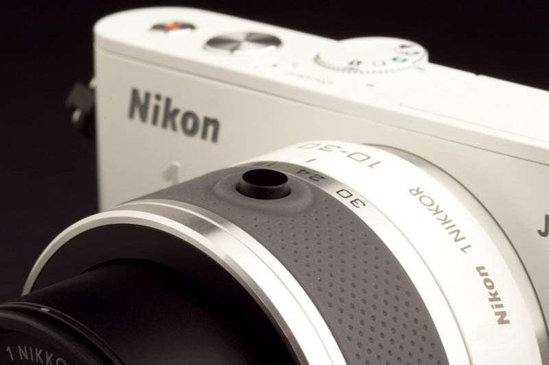 Nikon 1 J3  HD Mirror-less Camera kit with 10-30mm Lens 14.2MP