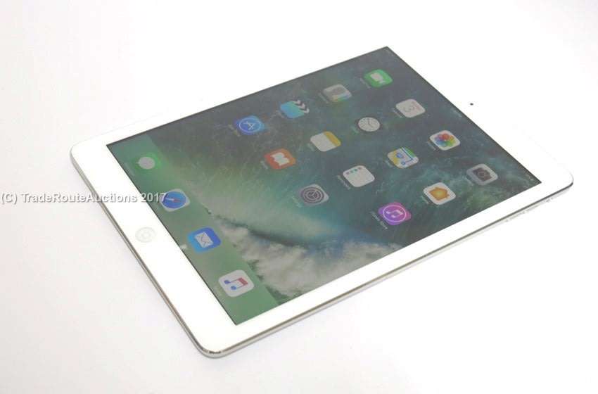 IPAD AIR | 16GB | WiFi only | MD788CH/A | A1474 | SILVER | GENUINE APPLE ***  RETINA DISPLAY  ***