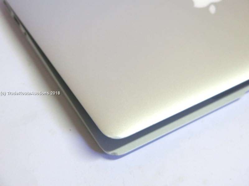 MacBook Air 11.6-inch | Core i5 1.3GHz | 4GB DDR3 RAM | 128GB SSD FLASH - Macbook Air