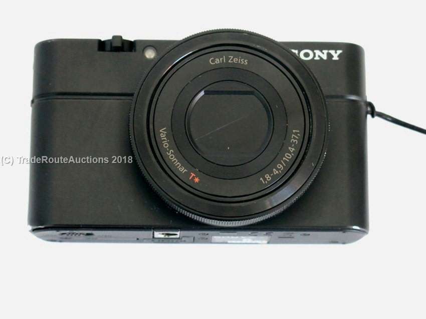 Sony DSC-RX100 Mark I 20.2 MP Exmor CMOS Sensor Digital Camera with 3.6x Zoom - Zeiss