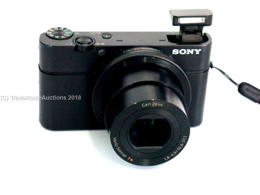 Sony DSC-RX100 Mark I 20.2 MP Exmor CMOS Sensor Digital Camera with 3.6x Zoom - Zeiss