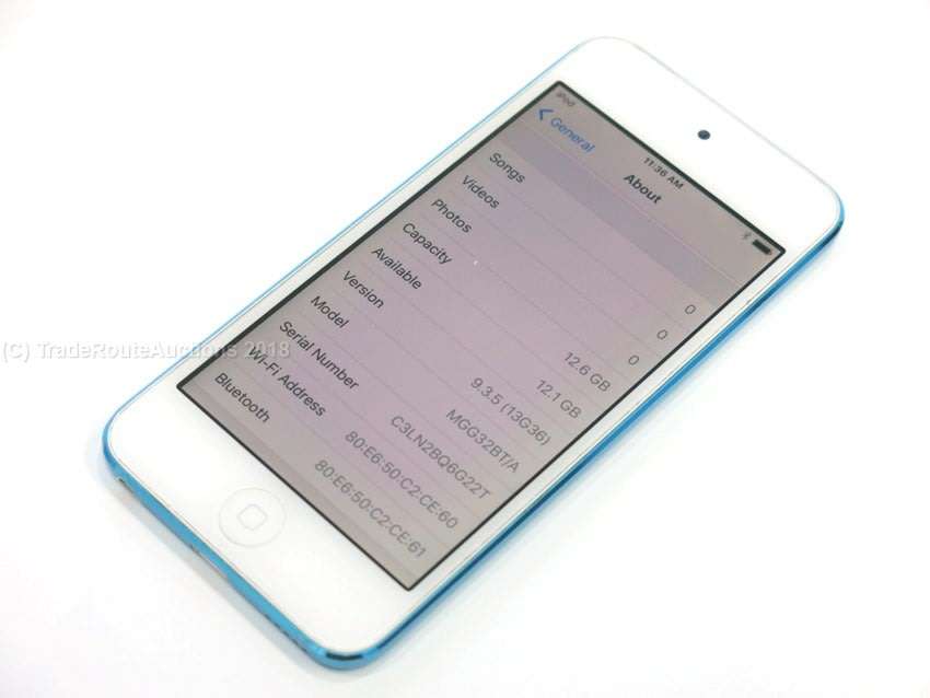 Apple iPod Touch | WHITE/BLUE | 16GB | 5th Generation | A1421 | MGG32BT/A | RETINA DISPLAY