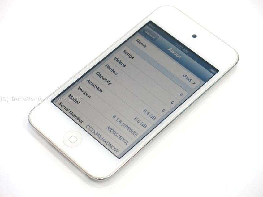 Apple iPod Touch 4th Generation White | 8GB Retina Display | MD057BT/A | A1367
