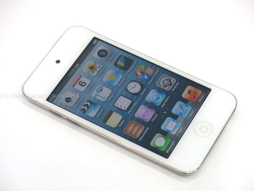 Apple iPod Touch 4th Generation White | 8GB Retina Display | MD057BT/A | A1367