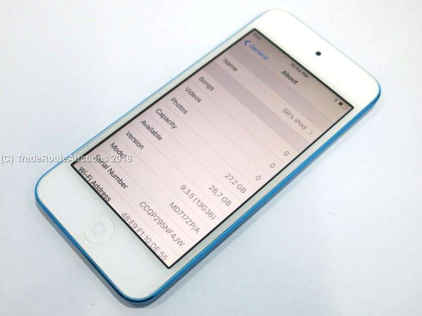 Apple iPod Touch | WHITE/BLUE | 32GB | 5th Generation | A1421 | MD717ZP/A | RETINA DISPLAY