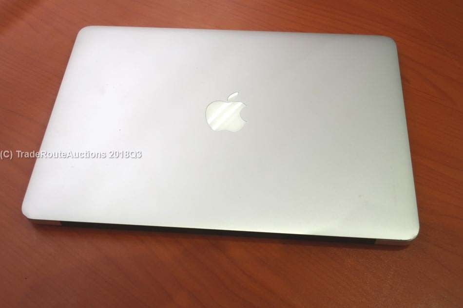 Apple MacBook Air 13.3-inch | Core i5 1.4GHz | 4GB RAM | 128GB SSD FLASH  **  EARLY 2014 ***