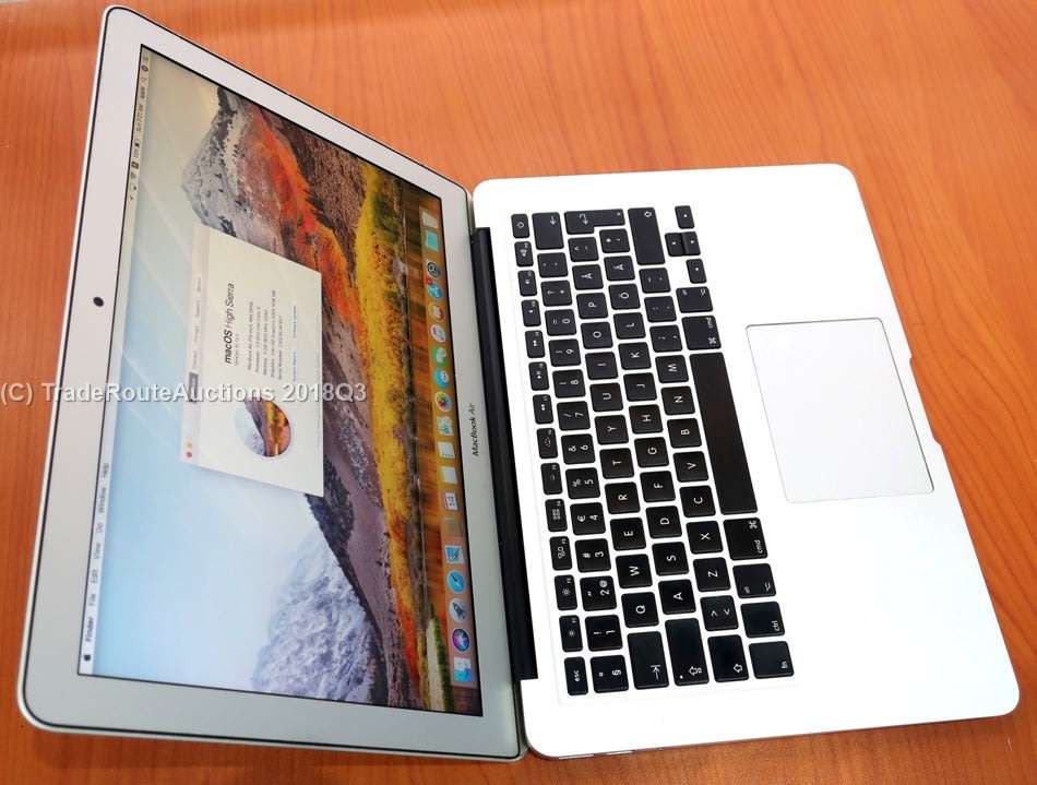 Apple MacBook Air 13.3-inch | Core i5 1.3GHz | 4GB DDR3 RAM | 128GB SSD FLASH  **  MID 2013 ***