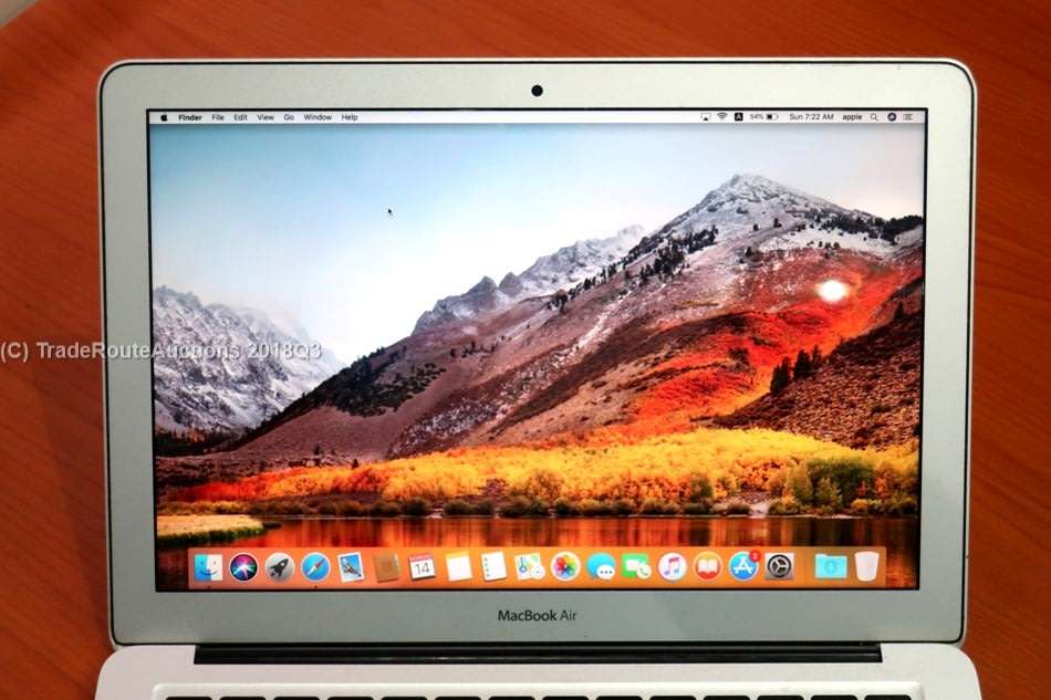 Apple MacBook Air 13.3-inch | Core i5 1.3GHz | 4GB DDR3 RAM | 128GB SSD FLASH  **  MID 2013 ***