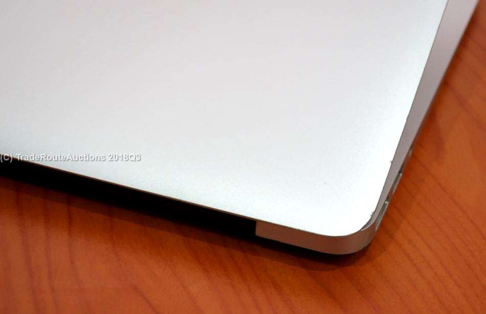 Apple MacBook Air 13.3-inch | Core i5 1.3GHz | 4GB DDR3 RAM | 128GB SSD FLASH  **  MID 2013 ***