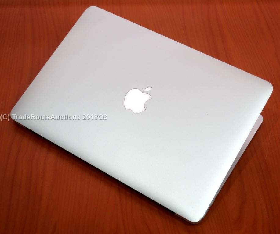 Apple MacBook Air 13.3-inch | Core i5 1.3GHz | 4GB DDR3 RAM | 128GB SSD FLASH  **  MID 2013 ***