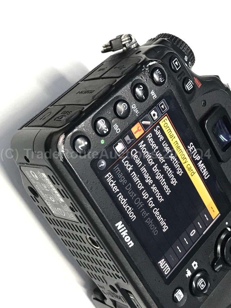 NIKON D7100 DSLR CAMERA Body 24 Megapixels DX PROFESSIONAL DSLR BODY