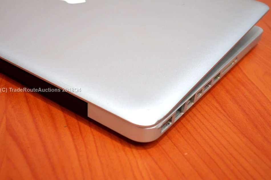 MacBook Pro 13.3-inch ** Core i5 2.5GHz ** 4GB DDR3 RAM ** 500GB HDD *** Macbook Pro ***