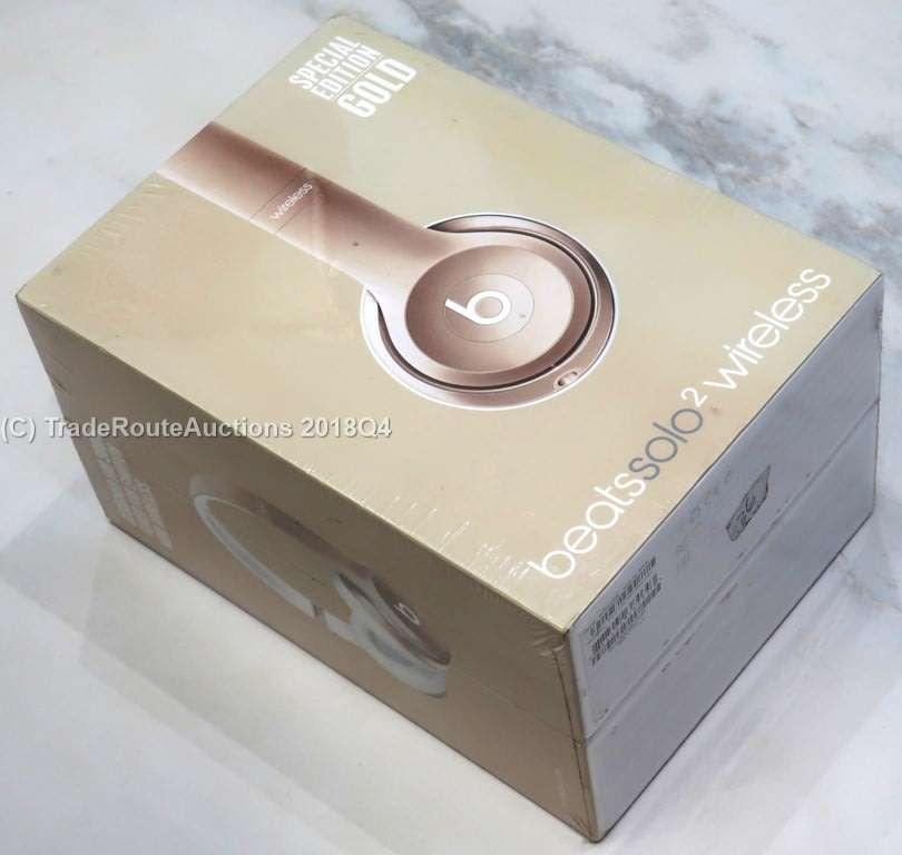 BRAND NEW SEALED - SPECIAL EDITION GOLD - Beats beatssolo2 WIRELESS - Studio Headphones - MKLD2ZM/A
