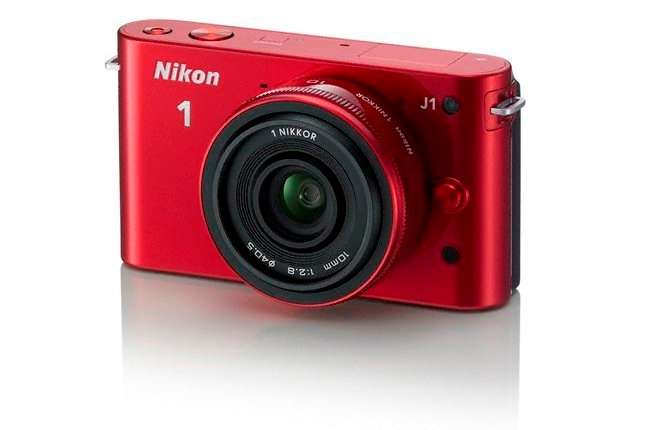 Nikon 1 J1 kit with 1 NIKKOR lens 10mm f/2.8 Kit (Mirrorless)